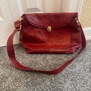 Marino Orlandi Red Leather Shoulder Bag Italy Floral Embossed Gold Clasp
